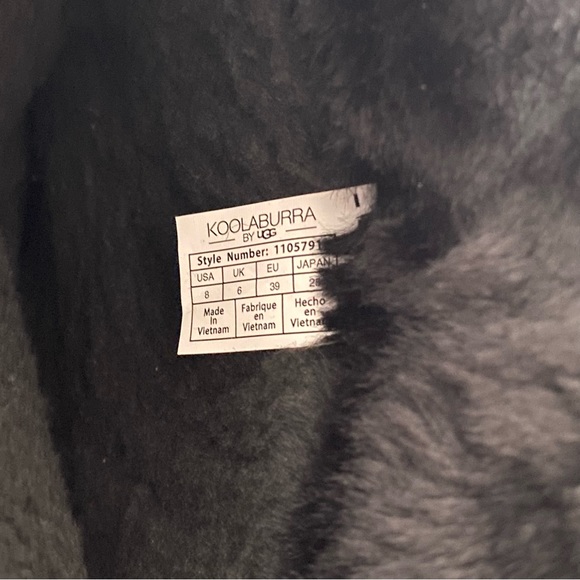 black ugg boots w ribbon back - Picture 5 of 5